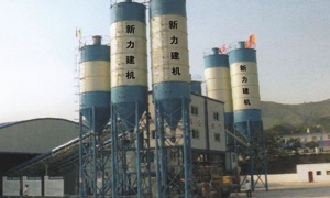 如何选择合适的水泥仓容量以满足生产需求？